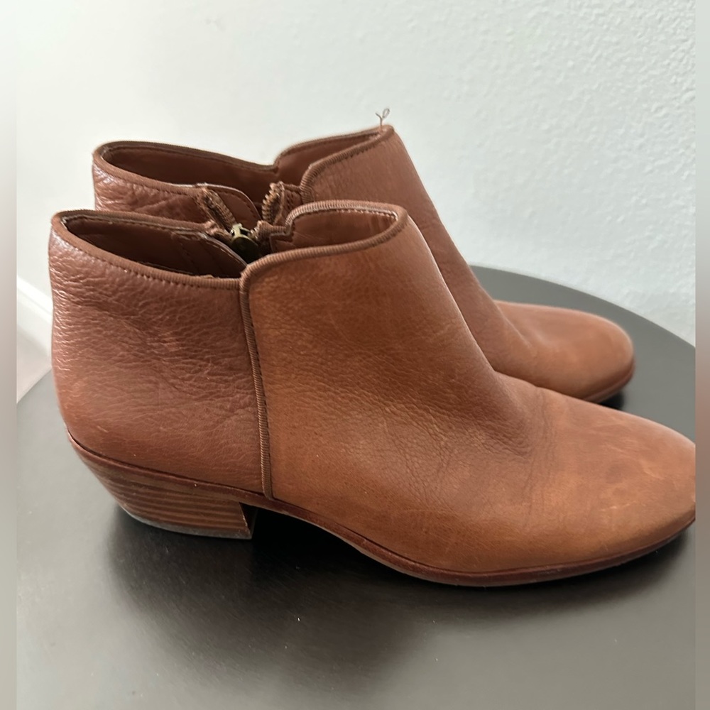 Sam Edelman 'Petty' Chelsea Boot -excellent condition !
